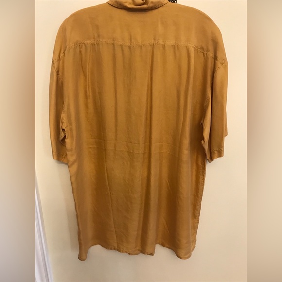 Stone Silks Silk mens shirt gold colour Sz M relaxing - Picture 2 of 7